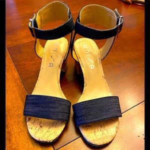 Women’s sandals.